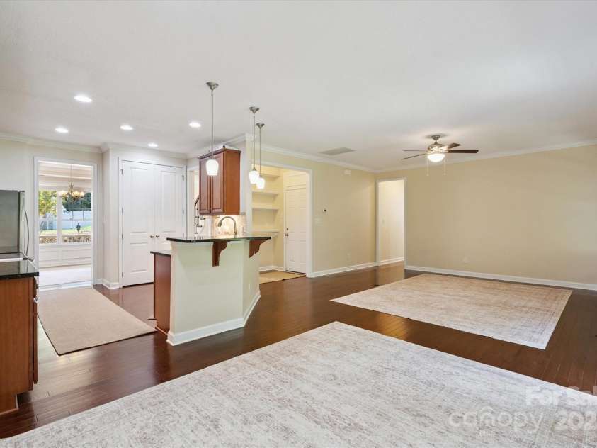 4322 Hubbard Falls Drive, Charlotte, NC 28269.  MLS# CAR4302044, YatesRealty ID 4884. 