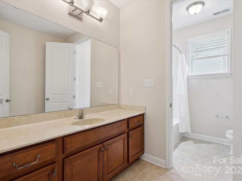 4322 Hubbard Falls Drive, Charlotte, NC 28269.  MLS# CAR4302044, YatesRealty ID 4884. 