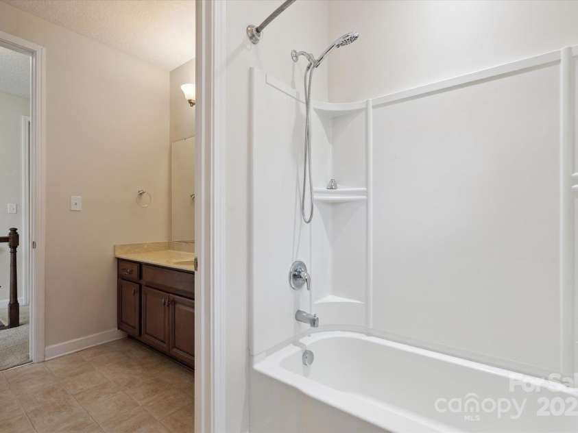 4322 Hubbard Falls Drive, Charlotte, NC 28269.  MLS# CAR4302044, YatesRealty ID 4884. 