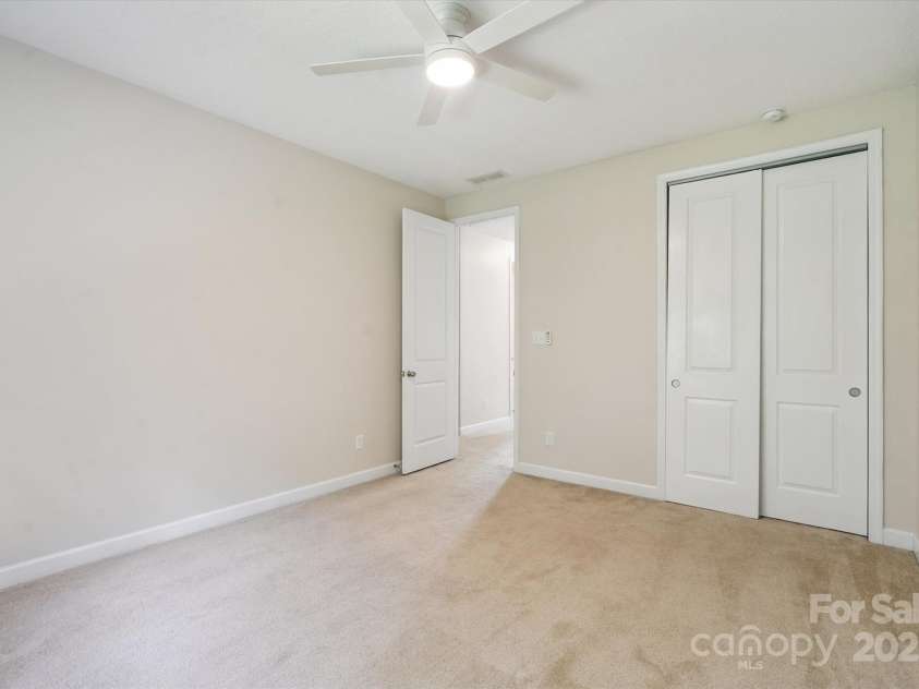 4322 Hubbard Falls Drive, Charlotte, NC 28269.  MLS# CAR4302044, YatesRealty ID 4884. 