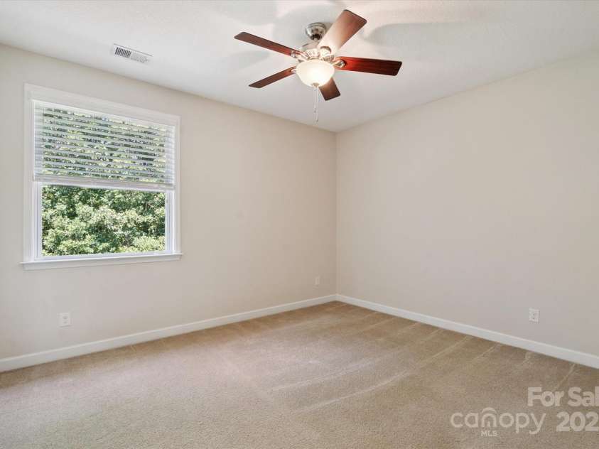 4322 Hubbard Falls Drive, Charlotte, NC 28269.  MLS# CAR4302044, YatesRealty ID 4884. 