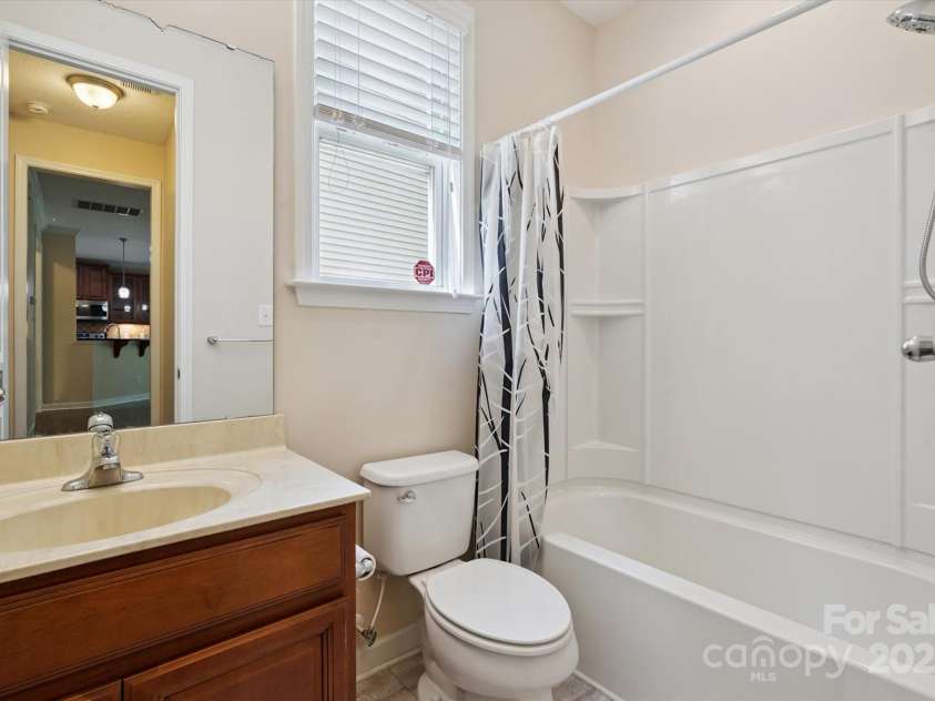 4322 Hubbard Falls Drive, Charlotte, NC 28269.  MLS# CAR4302044, YatesRealty ID 4884. 