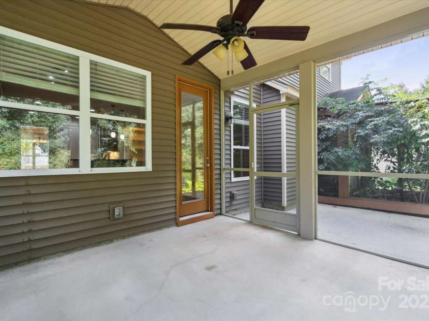 4322 Hubbard Falls Drive, Charlotte, NC 28269.  MLS# CAR4302044, YatesRealty ID 4884. 