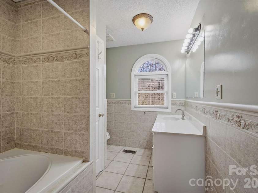 917 Zeline Avenue, Valdese, NC 28690.  MLS# CAR4355364, YatesRealty ID 4884. 