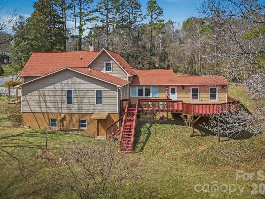 917 Zeline Avenue, Valdese, NC 28690.  MLS# CAR4355364, YatesRealty ID 4884. 
