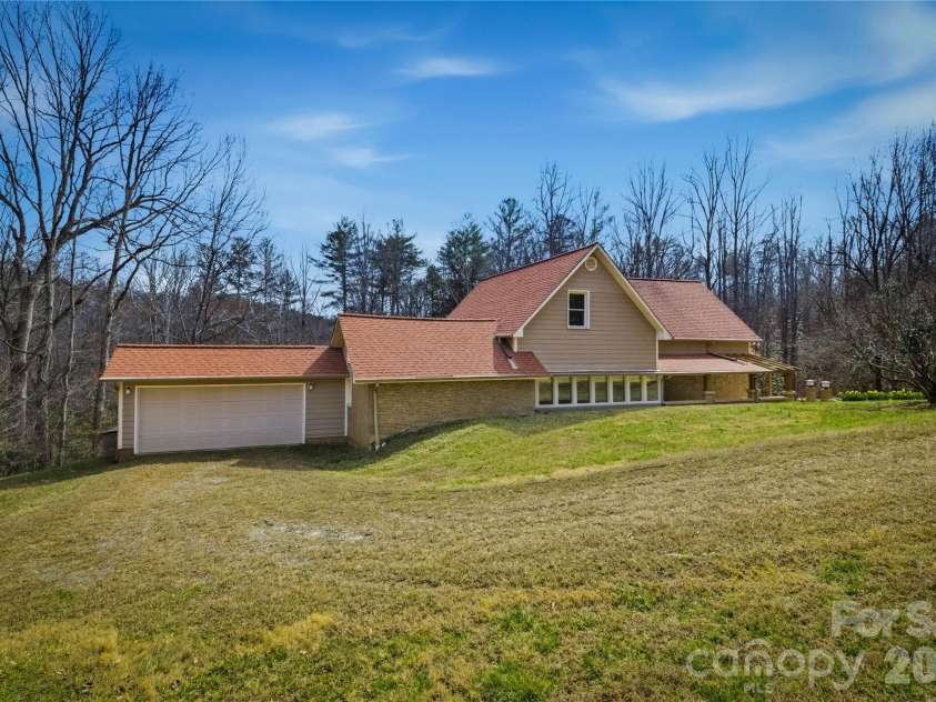 917 Zeline Avenue, Valdese, NC 28690.  MLS# CAR4355364, YatesRealty ID 4884. 