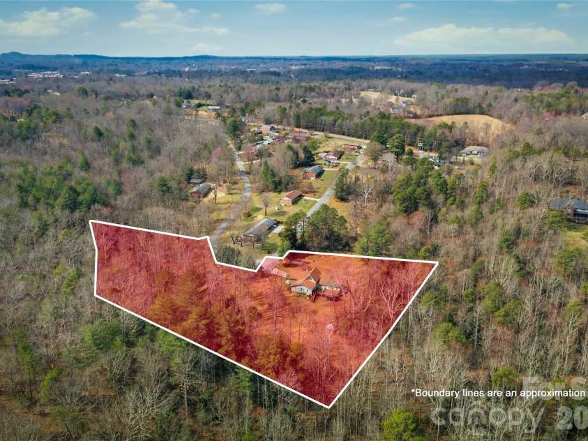 917 Zeline Avenue, Valdese, NC 28690.  MLS# CAR4355364, YatesRealty ID 4884. 