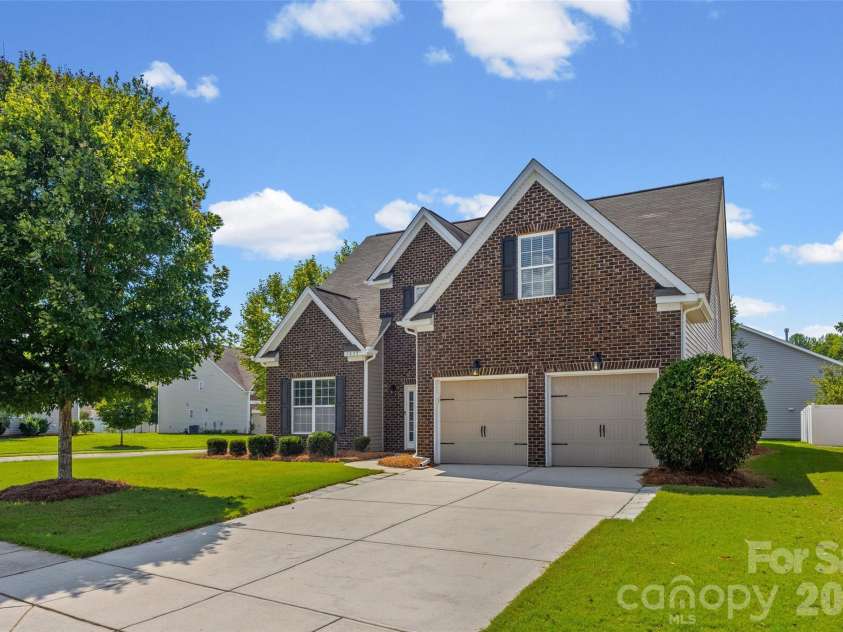 1053 Jack Pine Road, Lake Wylie, SC 29710.  MLS# CAR4420100, YatesRealty ID 48840. 