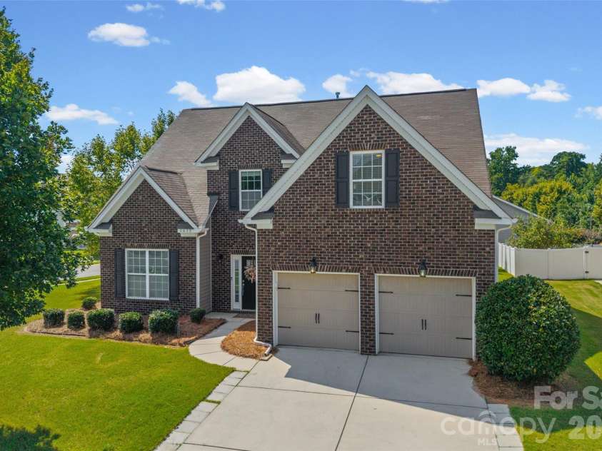 1053 Jack Pine Road, Lake Wylie, SC 29710.  MLS# CAR4420100, YatesRealty ID 48840. Double Car attached garage.