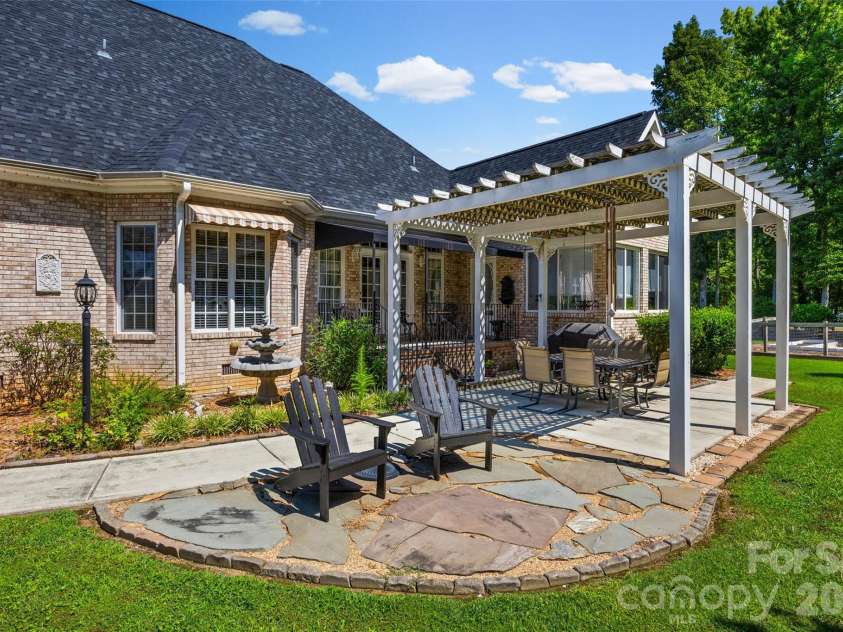 201 Bald Cypress Drive, Clover, SC 29710.  MLS# CAR4421059, YatesRealty ID 48841. 