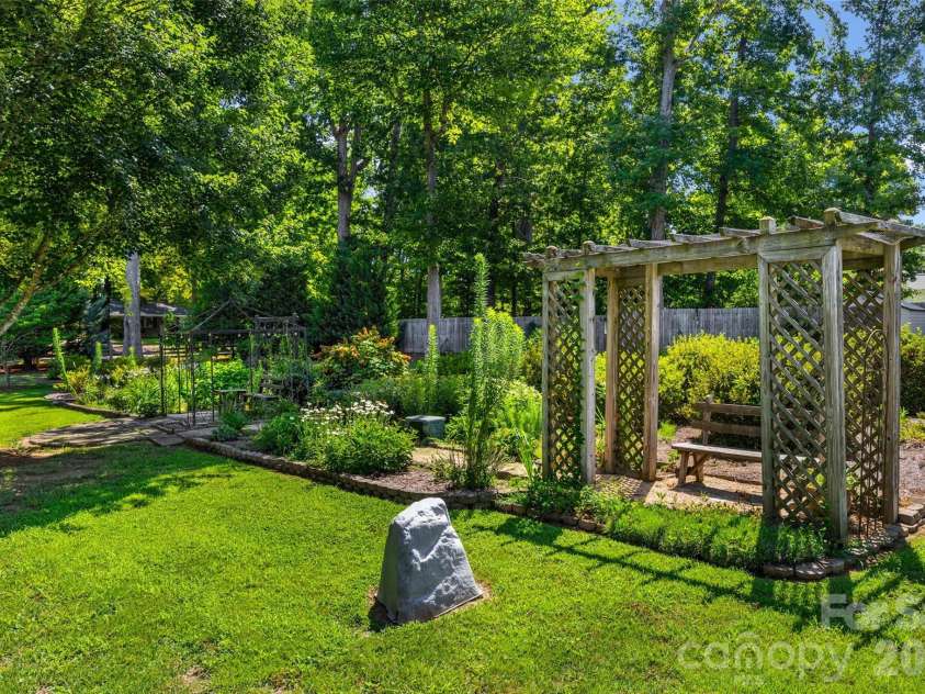 201 Bald Cypress Drive, Clover, SC 29710.  MLS# CAR4421059, YatesRealty ID 48841. 