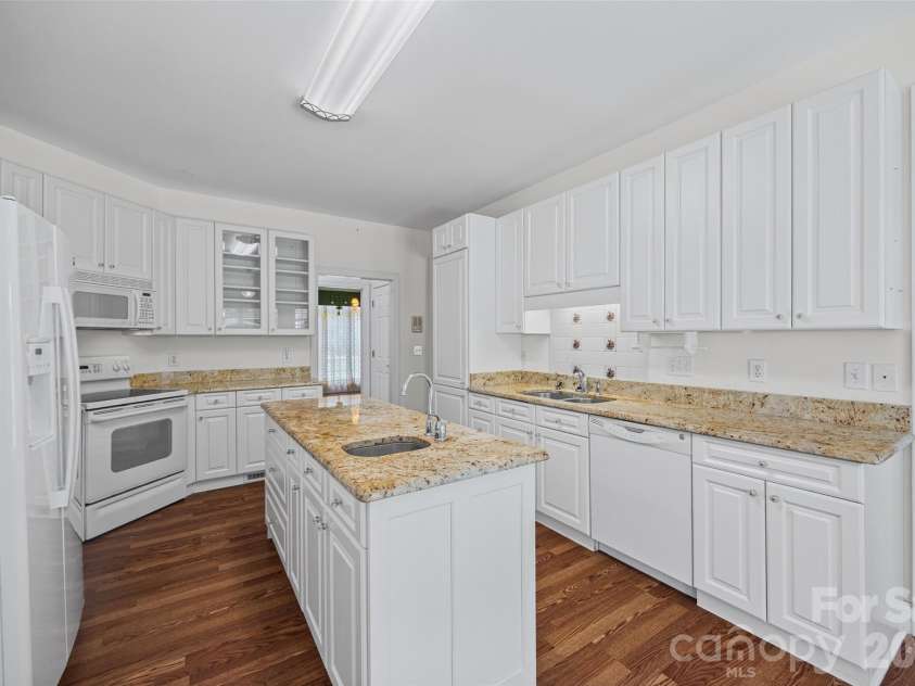 201 Bald Cypress Drive, Clover, SC 29710.  MLS# CAR4421059, YatesRealty ID 48841. 