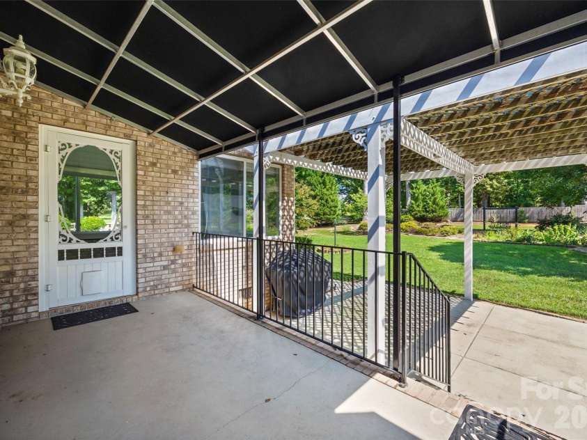 201 Bald Cypress Drive, Clover, SC 29710.  MLS# CAR4421059, YatesRealty ID 48841. 