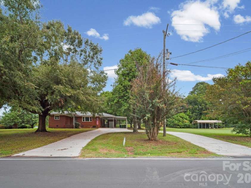 106 Hawkinstown Road, Salisbury, NC 28144.  MLS# CAR4421513, YatesRealty ID 48842. 