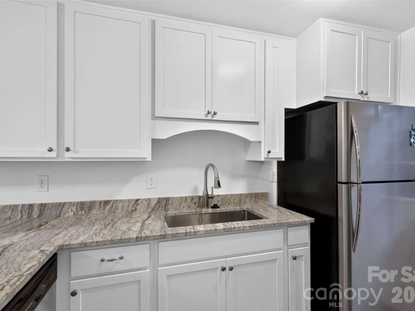 132 Colony Drive, Arden, NC 28704.  MLS# CAR4418273, YatesRealty ID 48844. 