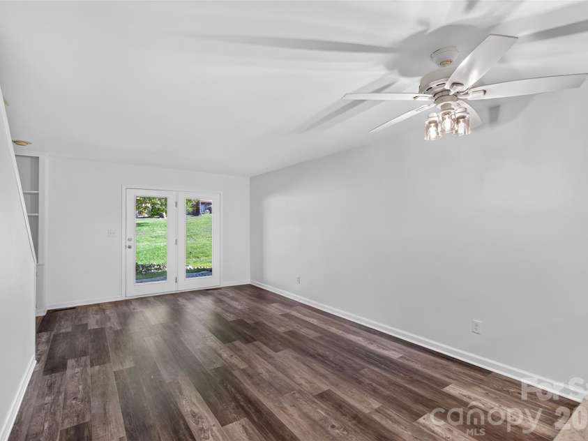 132 Colony Drive, Arden, NC 28704.  MLS# CAR4418273, YatesRealty ID 48844. 