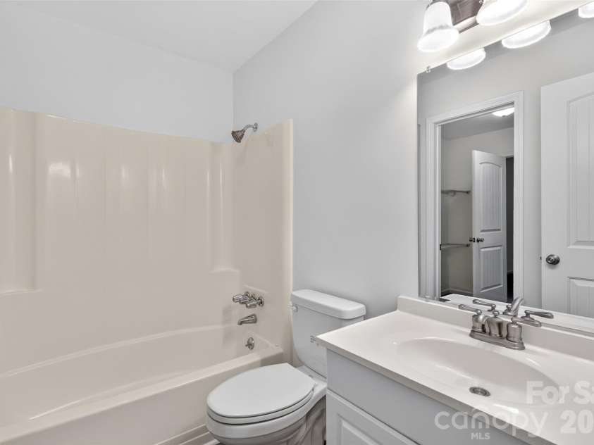 132 Colony Drive, Arden, NC 28704.  MLS# CAR4418273, YatesRealty ID 48844. 
