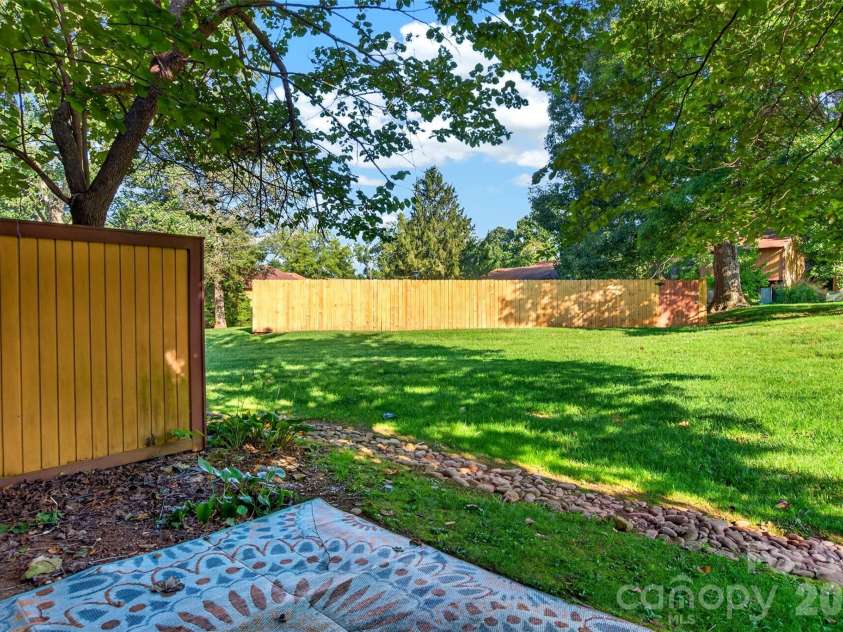 132 Colony Drive, Arden, NC 28704.  MLS# CAR4418273, YatesRealty ID 48844. 