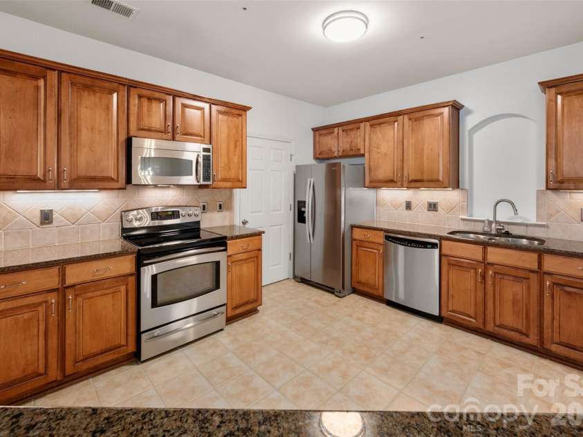 11530 Costigan Lane, Charlotte, NC 28277.  MLS# CAR4421530, YatesRealty ID 48846. 