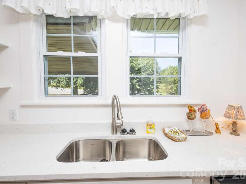 346 Park Avenue, Marion, NC 28752.  MLS# CAR4418440, YatesRealty ID 48848. 