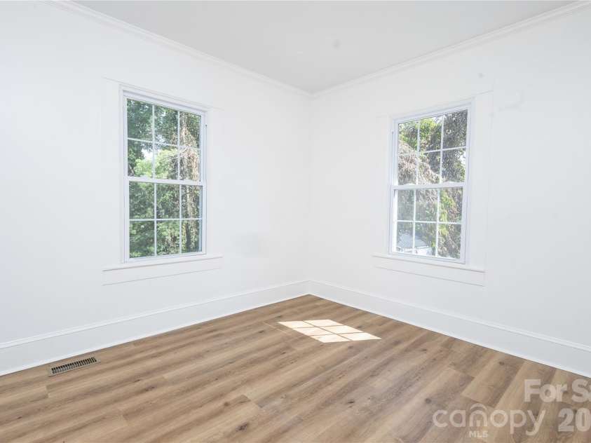 346 Park Avenue, Marion, NC 28752.  MLS# CAR4418440, YatesRealty ID 48848. 
