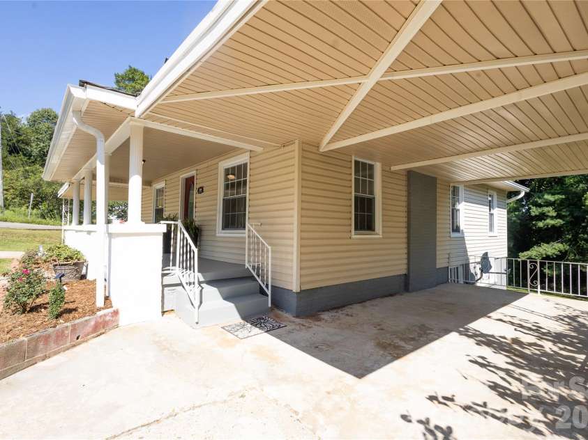 346 Park Avenue, Marion, NC 28752.  MLS# CAR4418440, YatesRealty ID 48848. 