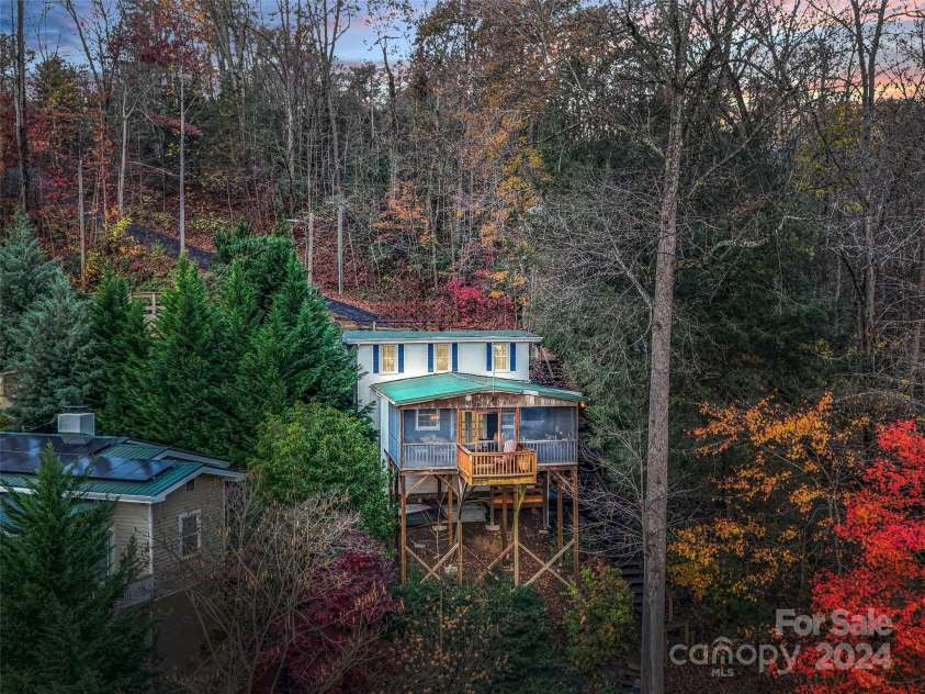 291 Tryon Bay Circle, Lake Lure, NC 28746.  MLS# CAR4202352, YatesRealty ID 4885. 