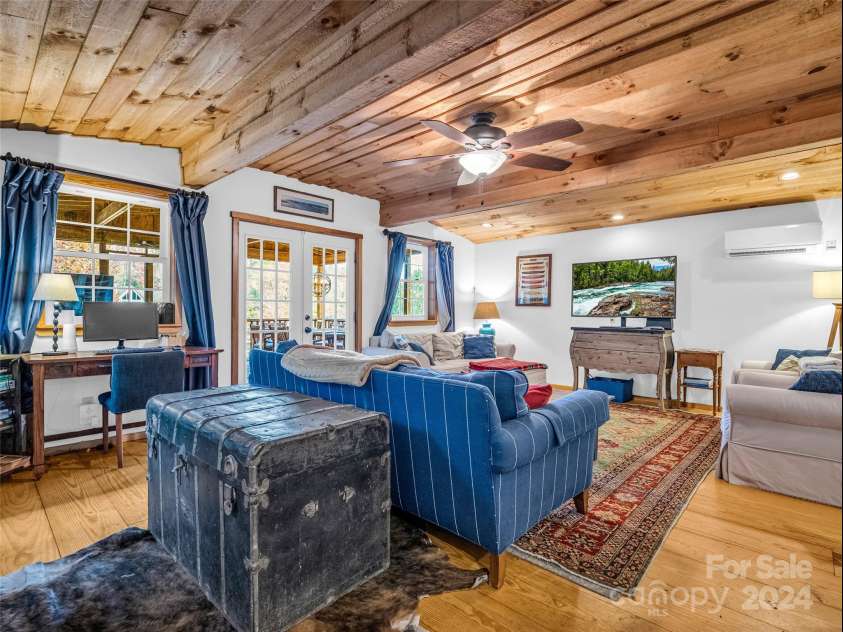 291 Tryon Bay Circle, Lake Lure, NC 28746.  MLS# CAR4202352, YatesRealty ID 4885. 