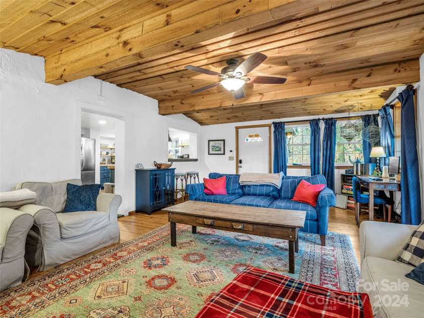 291 Tryon Bay Circle, Lake Lure, NC 28746.  MLS# CAR4202352, YatesRealty ID 4885. 