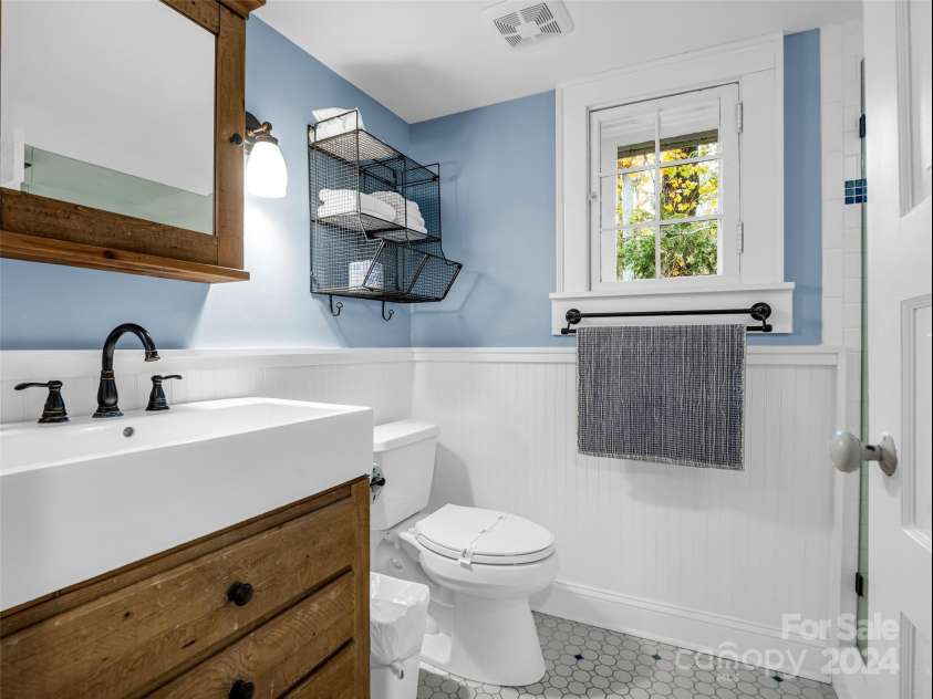 291 Tryon Bay Circle, Lake Lure, NC 28746.  MLS# CAR4202352, YatesRealty ID 4885. 