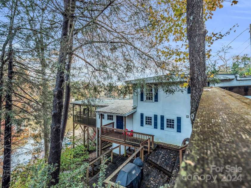291 Tryon Bay Circle, Lake Lure, NC 28746.  MLS# CAR4202352, YatesRealty ID 4885. 