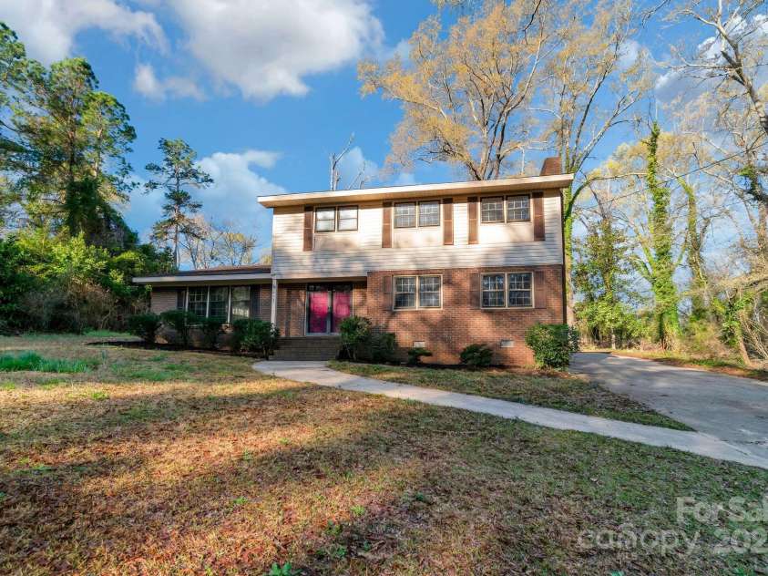 407 Covington Street, Rockingham, NC 28379.  MLS# CAR4237436, YatesRealty ID 4885. 