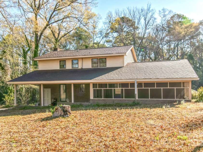 407 Covington Street, Rockingham, NC 28379.  MLS# CAR4237436, YatesRealty ID 4885. Back of home