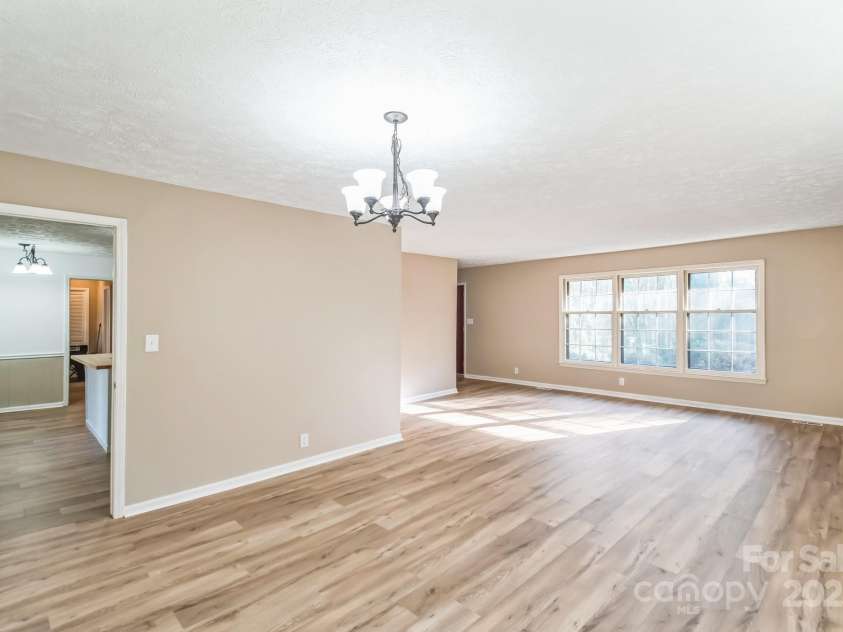 407 Covington Street, Rockingham, NC 28379.  MLS# CAR4237436, YatesRealty ID 4885. DINNING AREA