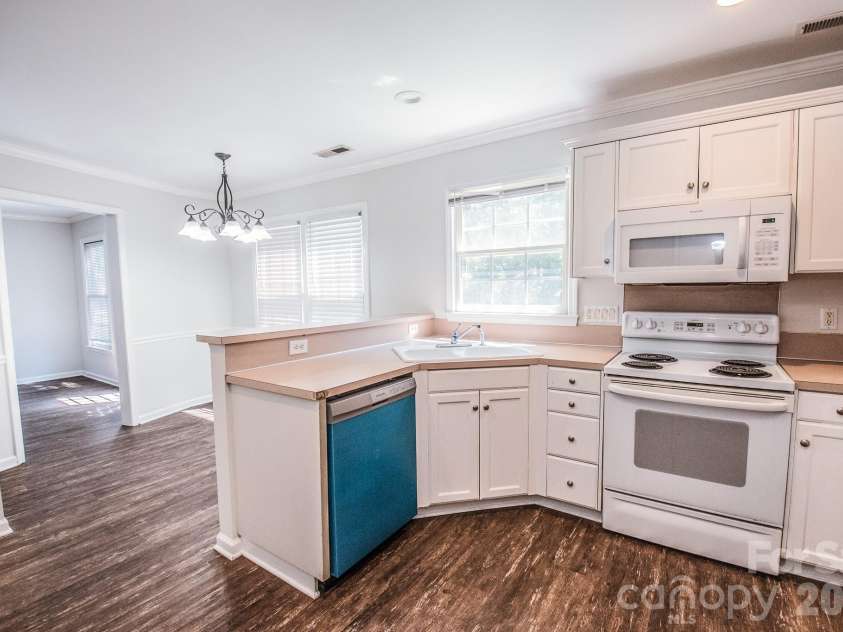 4456 Alexander Hill Court, Harrisburg, NC 28075.  MLS# CAR4404801, YatesRealty ID 48850. Kitchen