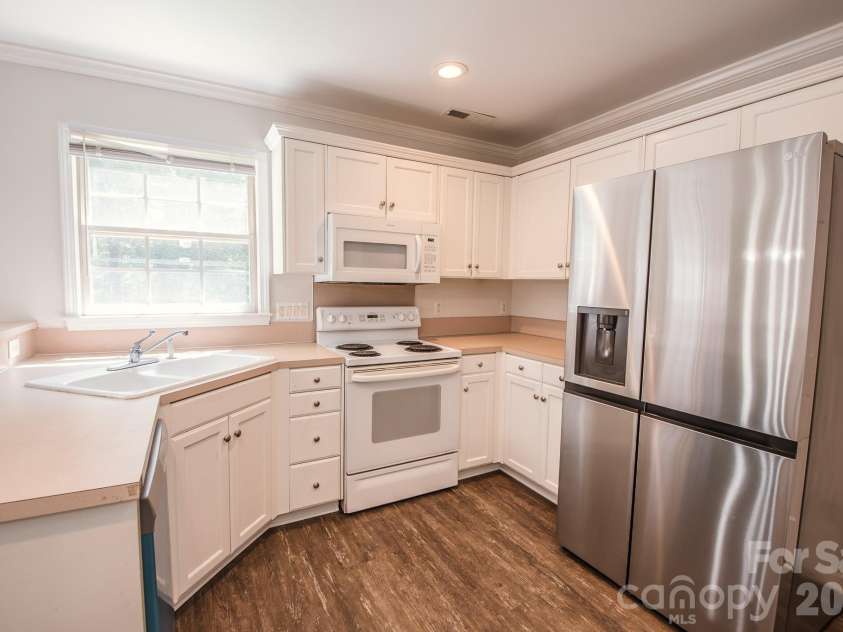 4456 Alexander Hill Court, Harrisburg, NC 28075.  MLS# CAR4404801, YatesRealty ID 48850. Kitchen