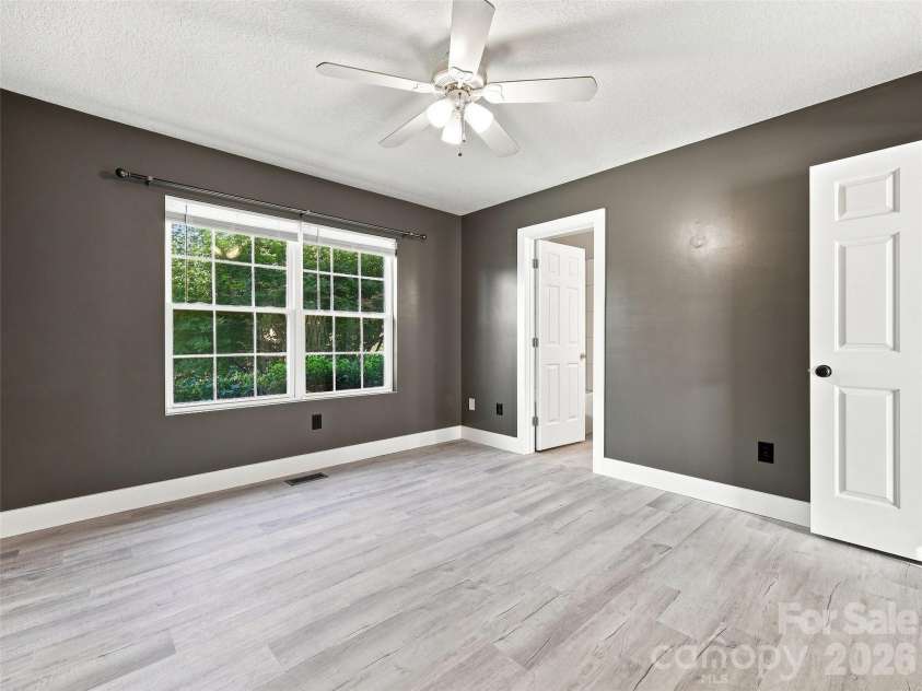 11 Brant Lane, Weaverville, NC 28787.  MLS# CAR4421295, YatesRealty ID 48852. 