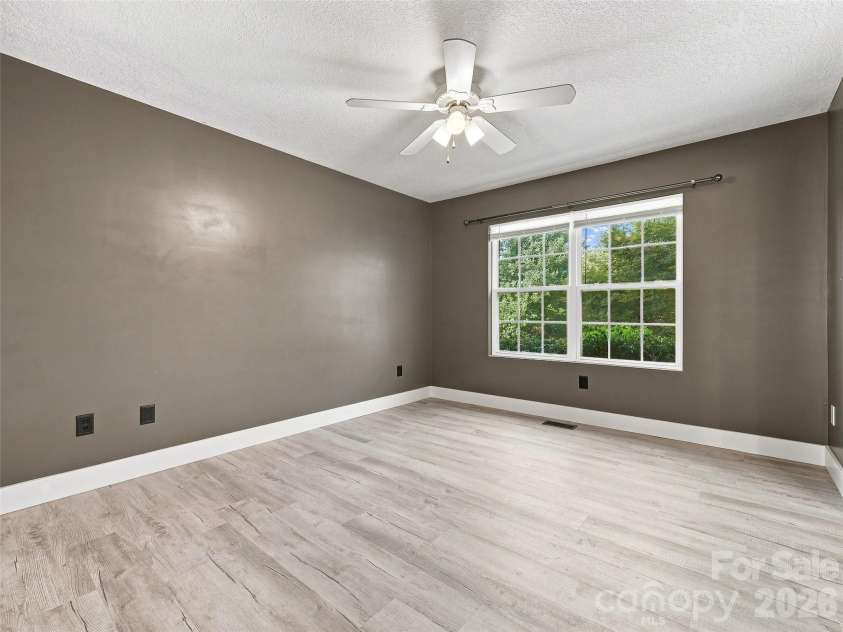 11 Brant Lane, Weaverville, NC 28787.  MLS# CAR4421295, YatesRealty ID 48852. 