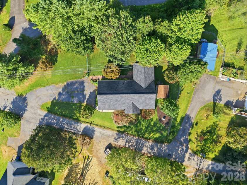 11 Brant Lane, Weaverville, NC 28787.  MLS# CAR4421295, YatesRealty ID 48852. 