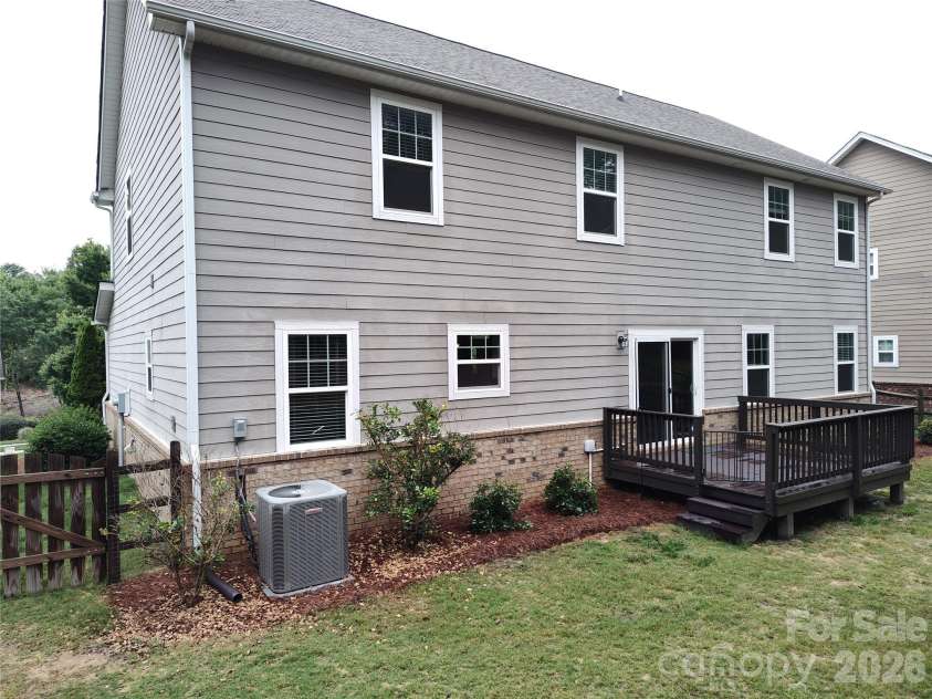 9415 Segundo Lane, Charlotte, NC 28278.  MLS# CAR4421507, YatesRealty ID 48854. 
