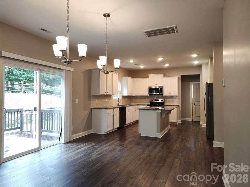 9415 Segundo Lane, Charlotte, NC 28278.  MLS# CAR4421507, YatesRealty ID 48854. 
