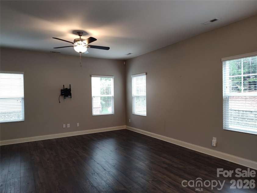 9415 Segundo Lane, Charlotte, NC 28278.  MLS# CAR4421507, YatesRealty ID 48854. 