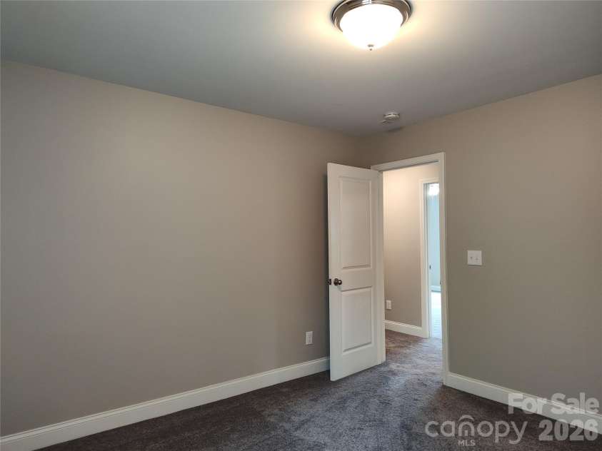 9415 Segundo Lane, Charlotte, NC 28278.  MLS# CAR4421507, YatesRealty ID 48854. 