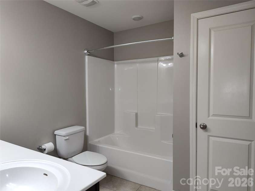 9415 Segundo Lane, Charlotte, NC 28278.  MLS# CAR4421507, YatesRealty ID 48854. 