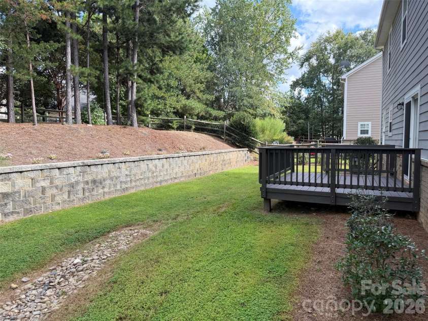 9415 Segundo Lane, Charlotte, NC 28278.  MLS# CAR4421507, YatesRealty ID 48854. 