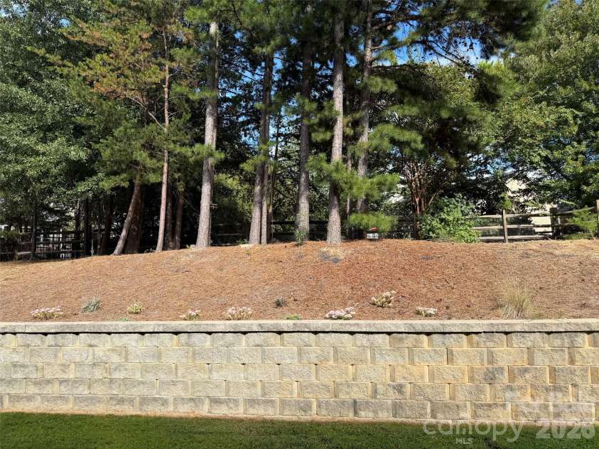 9415 Segundo Lane, Charlotte, NC 28278.  MLS# CAR4421507, YatesRealty ID 48854. 