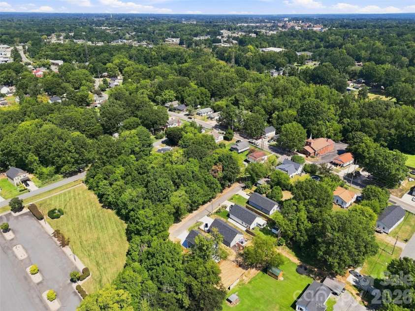 73 Lake Drive, Concord, NC 28027.  MLS# CAR4421143, YatesRealty ID 48856. 