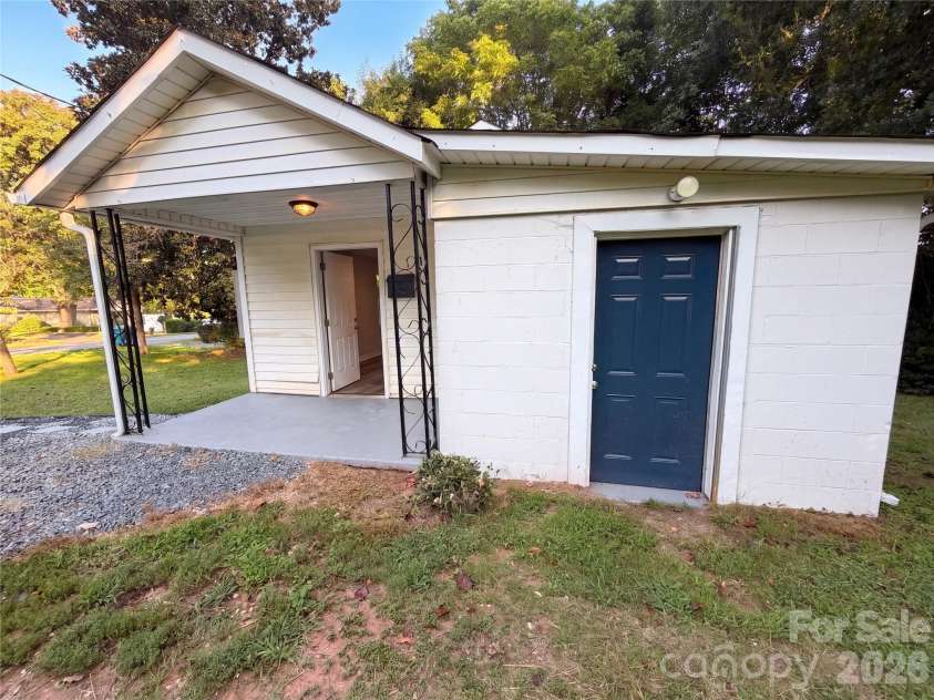 224 Avery Street, Fort Mill, SC 29715.  MLS# CAR4407466, YatesRealty ID 48858. 