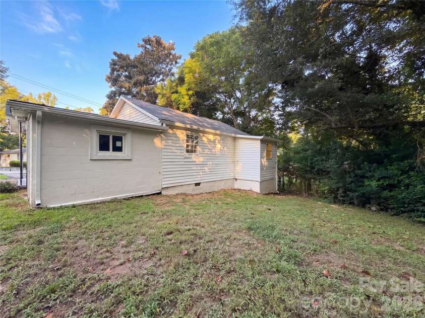 224 Avery Street, Fort Mill, SC 29715.  MLS# CAR4407466, YatesRealty ID 48858. 
