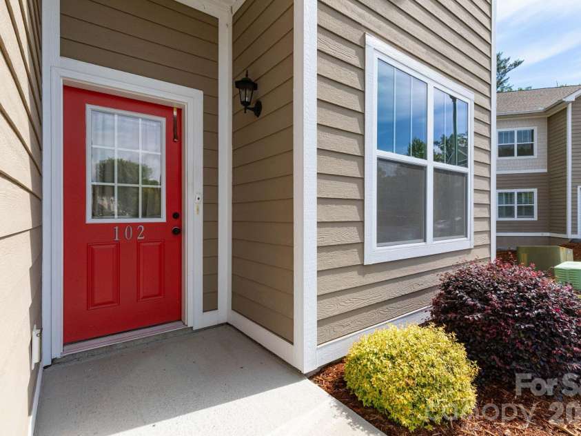 138 Foxden Drive, Fletcher, NC 28732.  MLS# CAR4421389, YatesRealty ID 48859. 